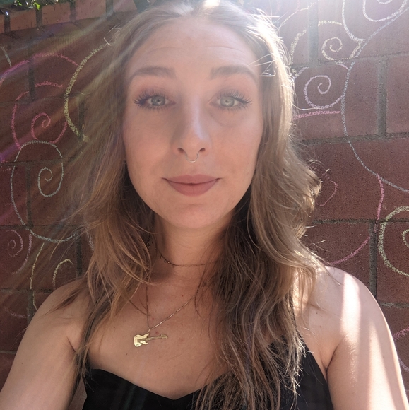 Meet your Posher, Mel. - Picture 1 of 1